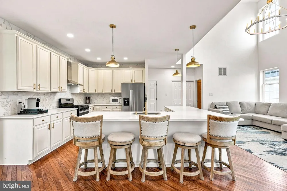 12 WOOD VIEW DRIVE Mount Laurel, NJ 08054