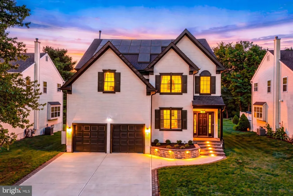 12 WOOD VIEW DRIVE Mount Laurel, NJ 08054