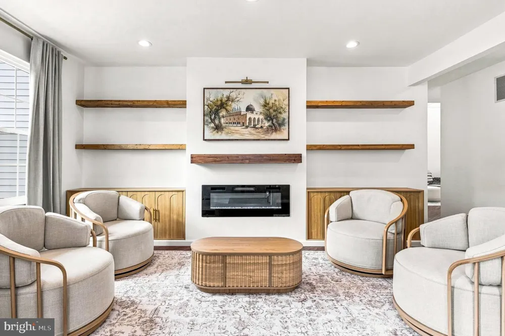 12 WOOD VIEW DRIVE Mount Laurel, NJ 08054