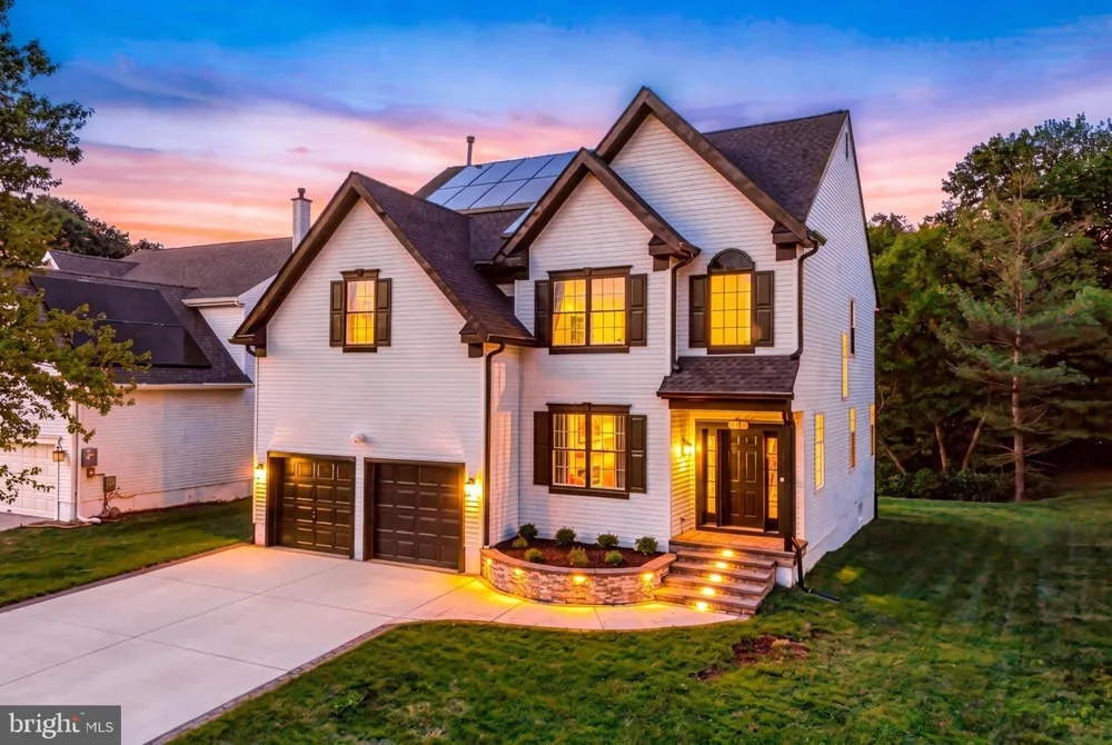 12 WOOD VIEW DRIVE Mount Laurel, NJ 08054