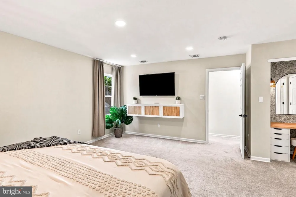 12 WOOD VIEW DRIVE Mount Laurel, NJ 08054