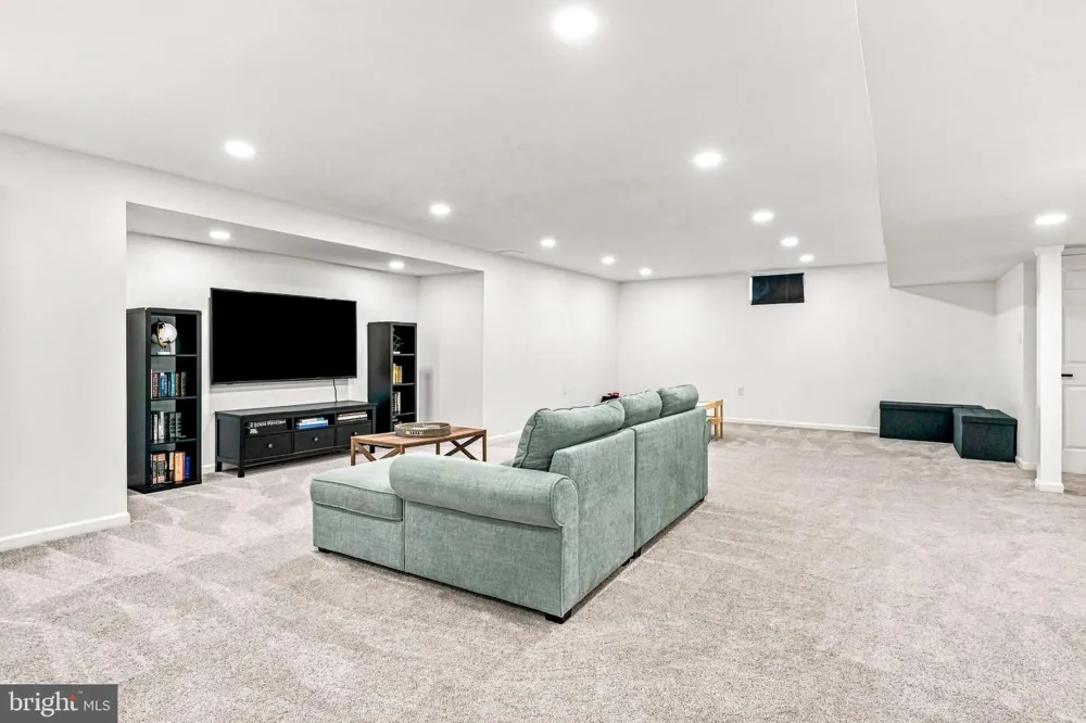 12 WOOD VIEW DRIVE Mount Laurel, NJ 08054