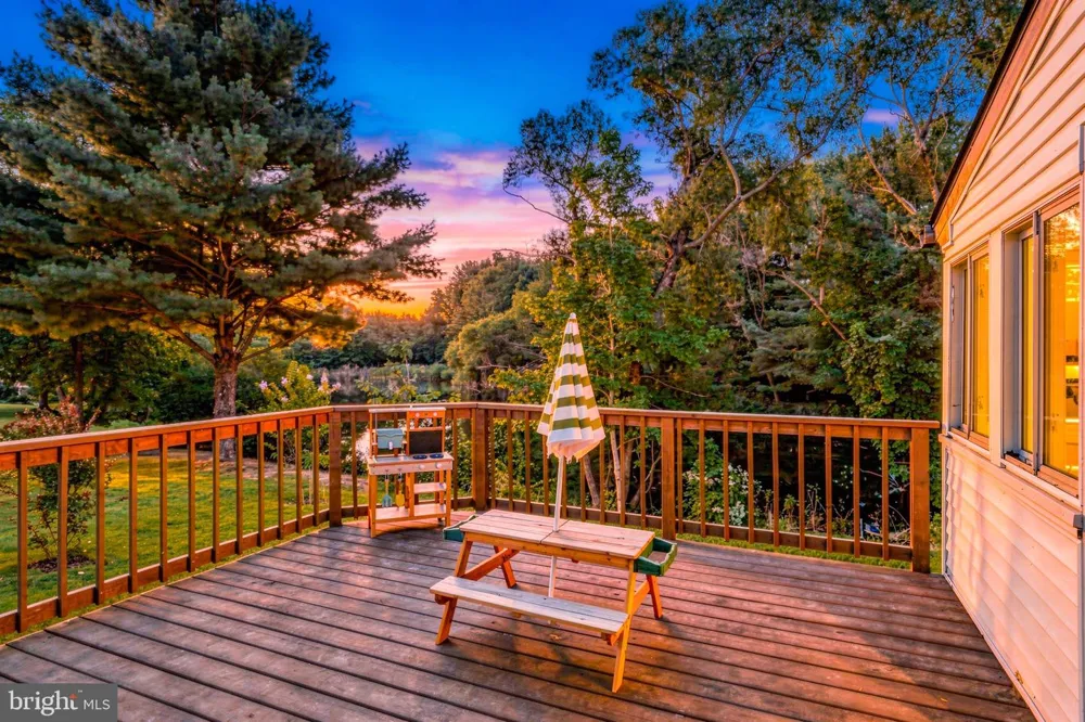 12 WOOD VIEW DRIVE Mount Laurel, NJ 08054