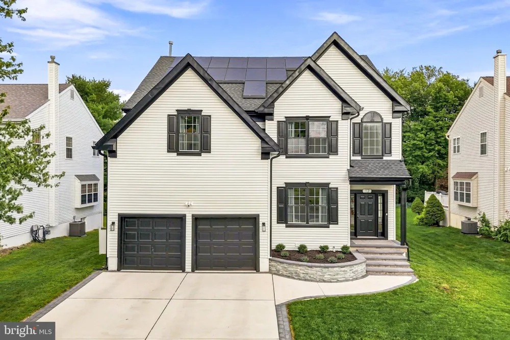 12 WOOD VIEW DRIVE Mount Laurel, NJ 08054
