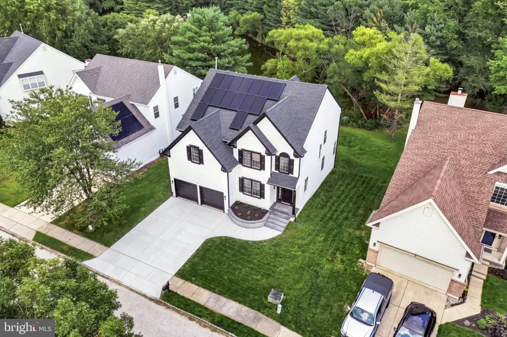 12 WOOD VIEW DRIVE Mount Laurel, NJ 08054