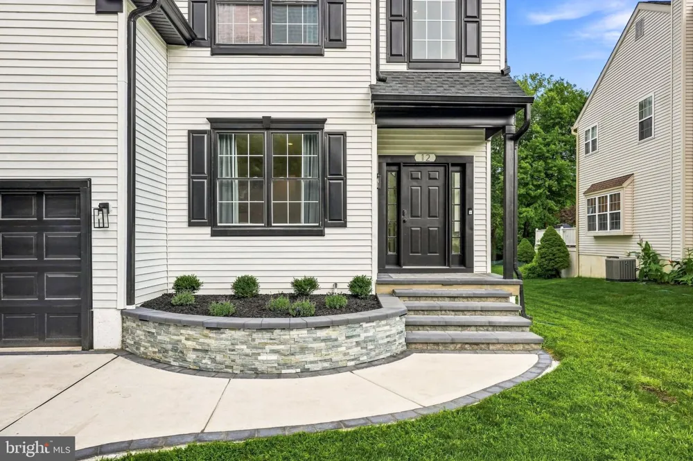 12 WOOD VIEW DRIVE Mount Laurel, NJ 08054
