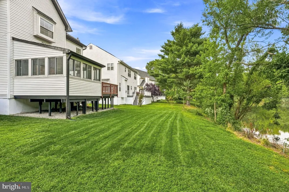 12 WOOD VIEW DRIVE Mount Laurel, NJ 08054