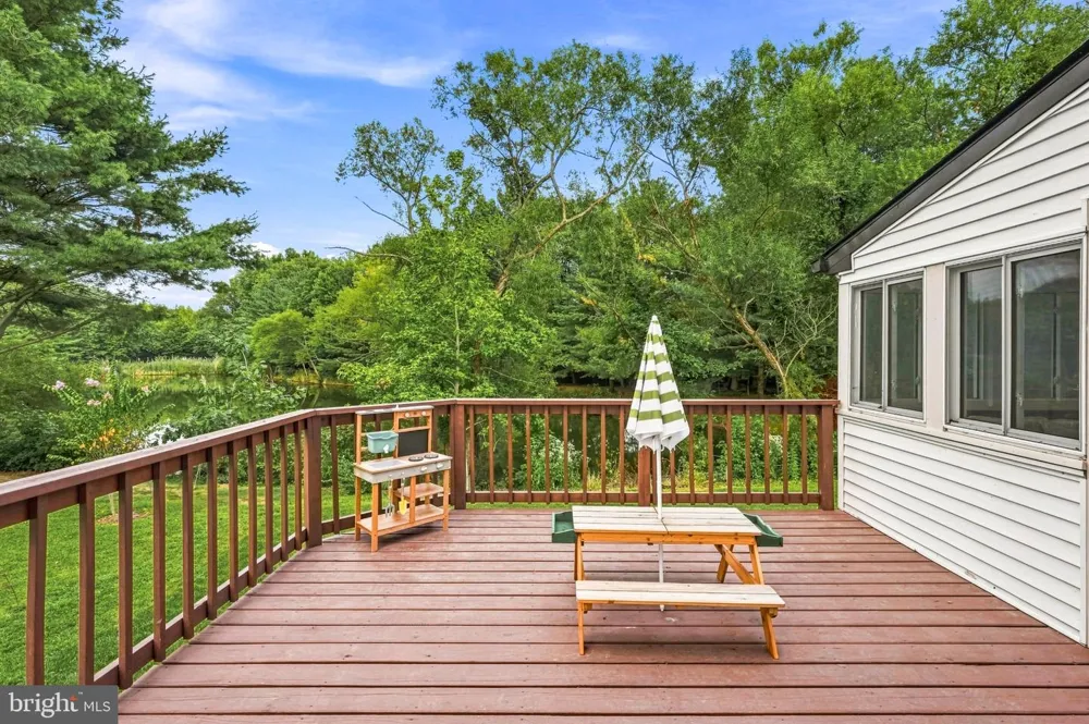 12 WOOD VIEW DRIVE Mount Laurel, NJ 08054