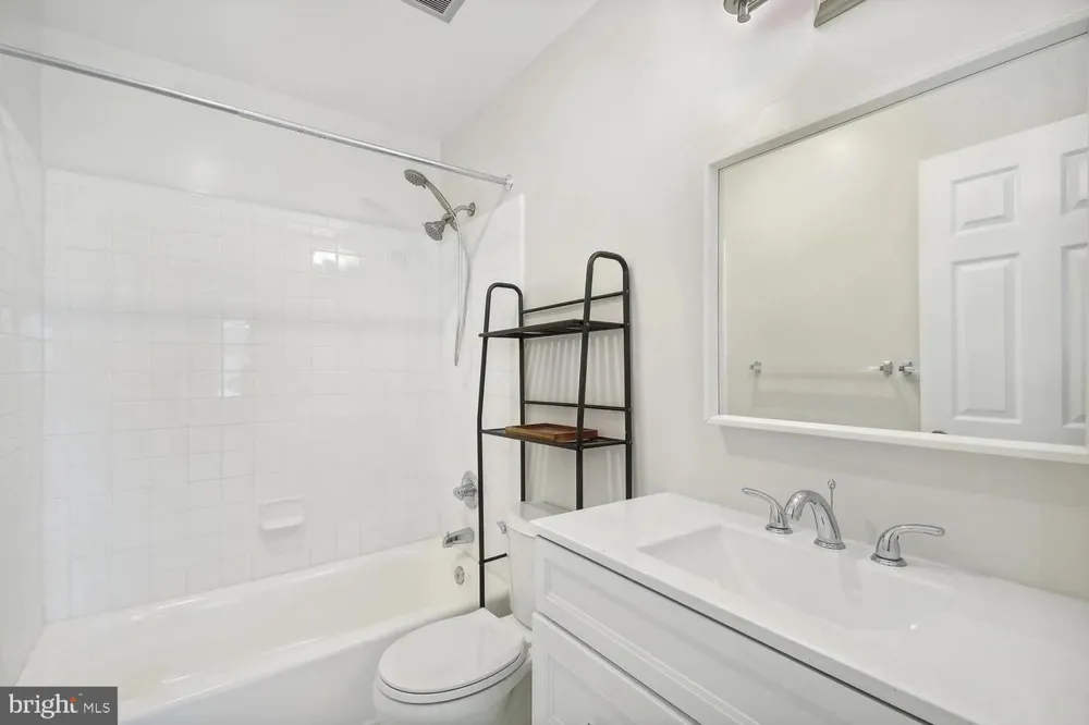 3231 SUTTON PLACE NW #A Washington, DC 20016