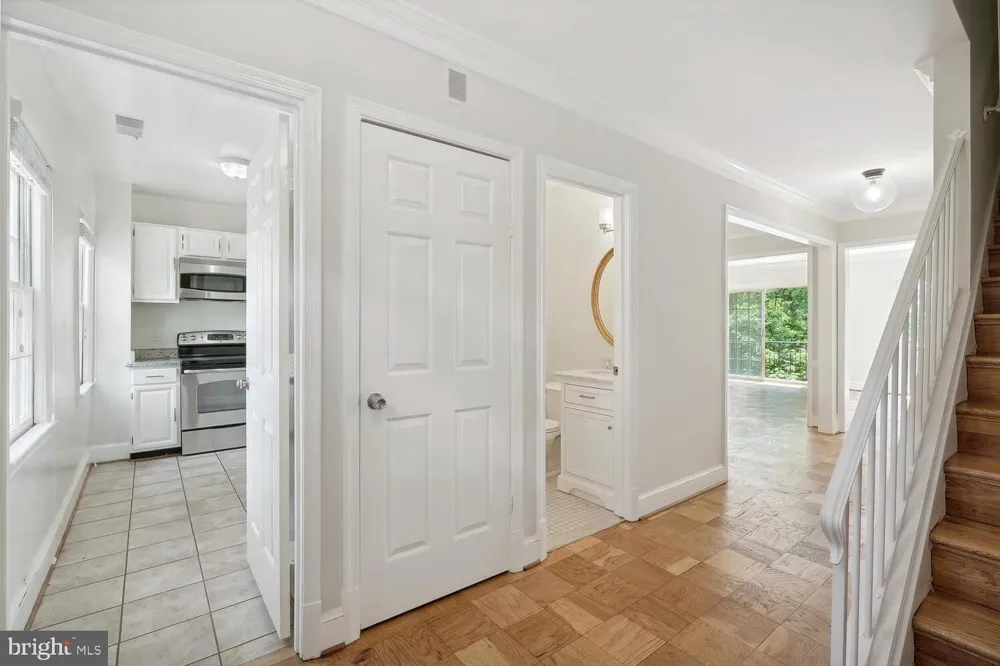 3231 SUTTON PLACE NW #A Washington, DC 20016