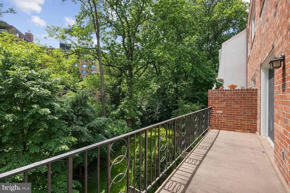 3231 SUTTON PLACE NW #A Washington, DC 20016