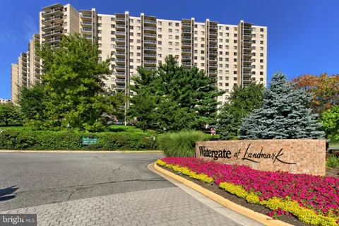 205 YOAKUM PARKWAY #801