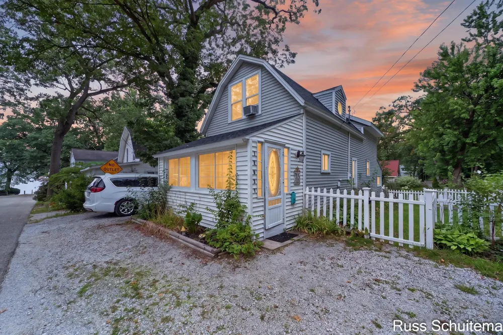 15831 Cherry Street Spring Lake, MI 49456