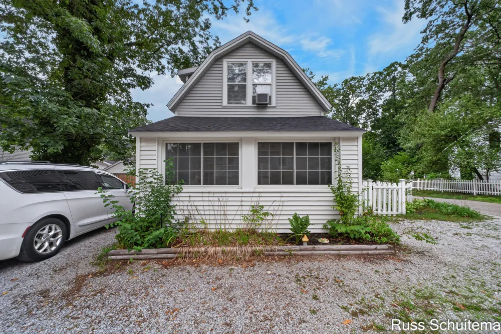 15831 Cherry Street Spring Lake, MI 49456