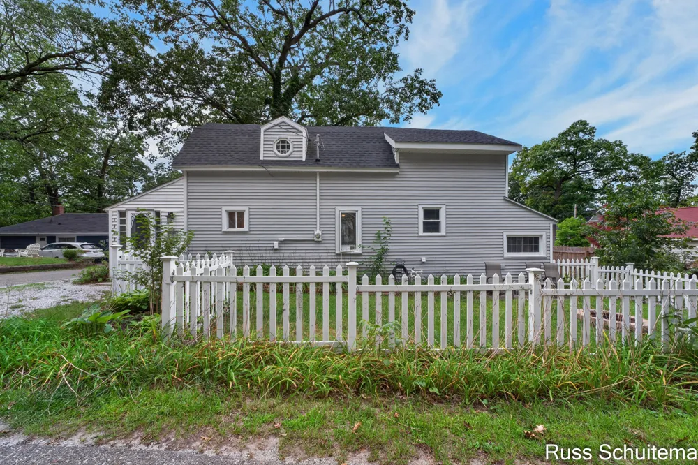 15831 Cherry Street Spring Lake, MI 49456