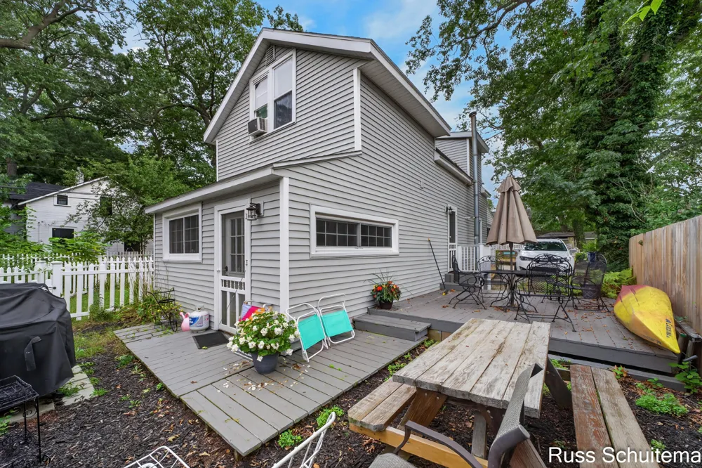 15831 Cherry Street Spring Lake, MI 49456