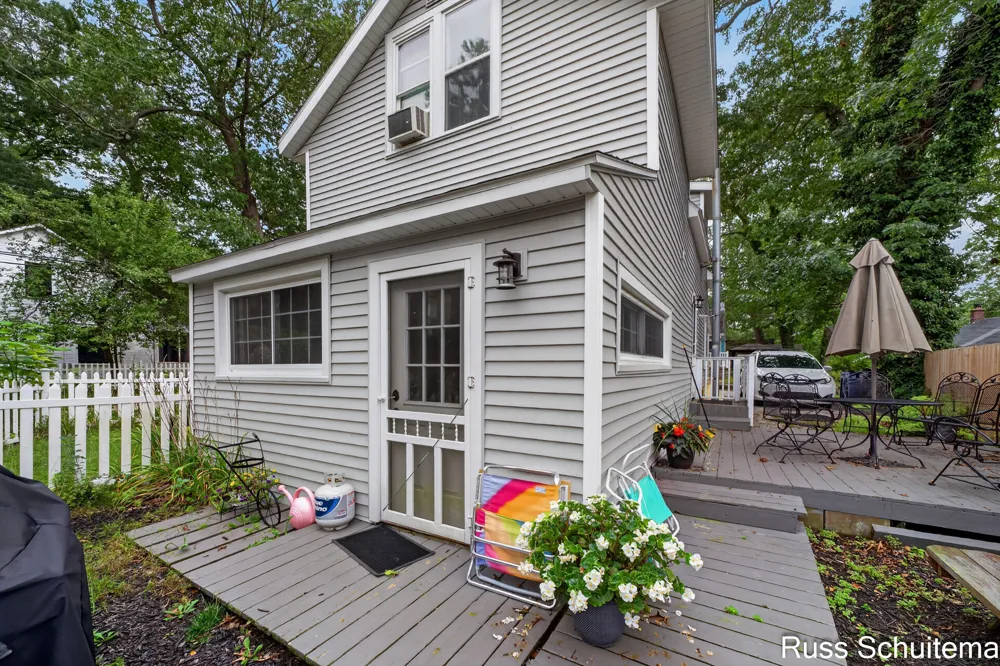 15831 Cherry Street Spring Lake, MI 49456