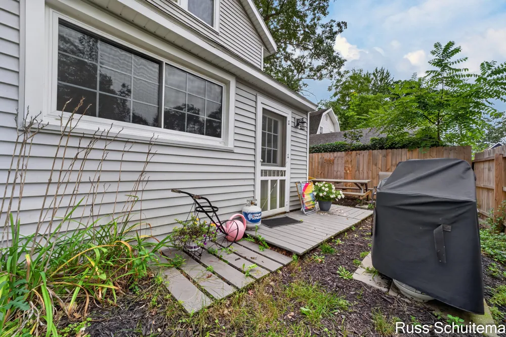 15831 Cherry Street Spring Lake, MI 49456