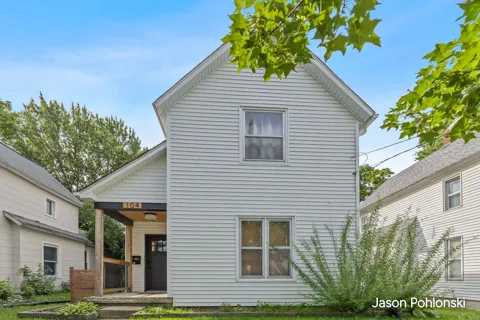 104 Sweet Street NE