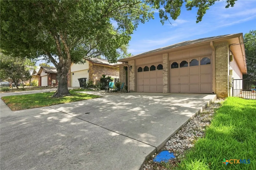 1217 Bluff Creek Circle New Braunfels, TX 78130