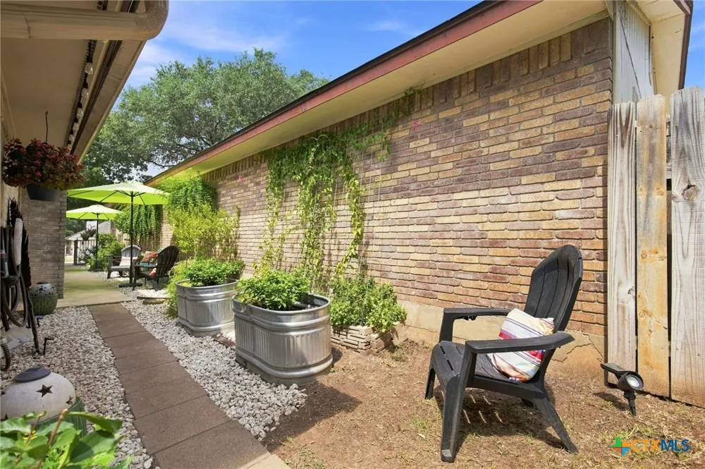1217 Bluff Creek Circle New Braunfels, TX 78130