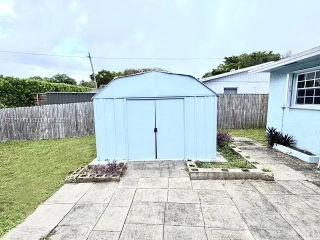 7111 Charleston St Hollywood, FL 33024