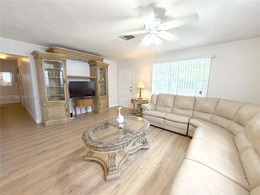 7111 Charleston St Hollywood, FL 33024