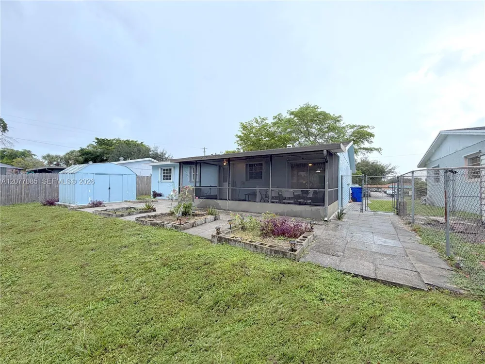7111 Charleston St Hollywood, FL 33024
