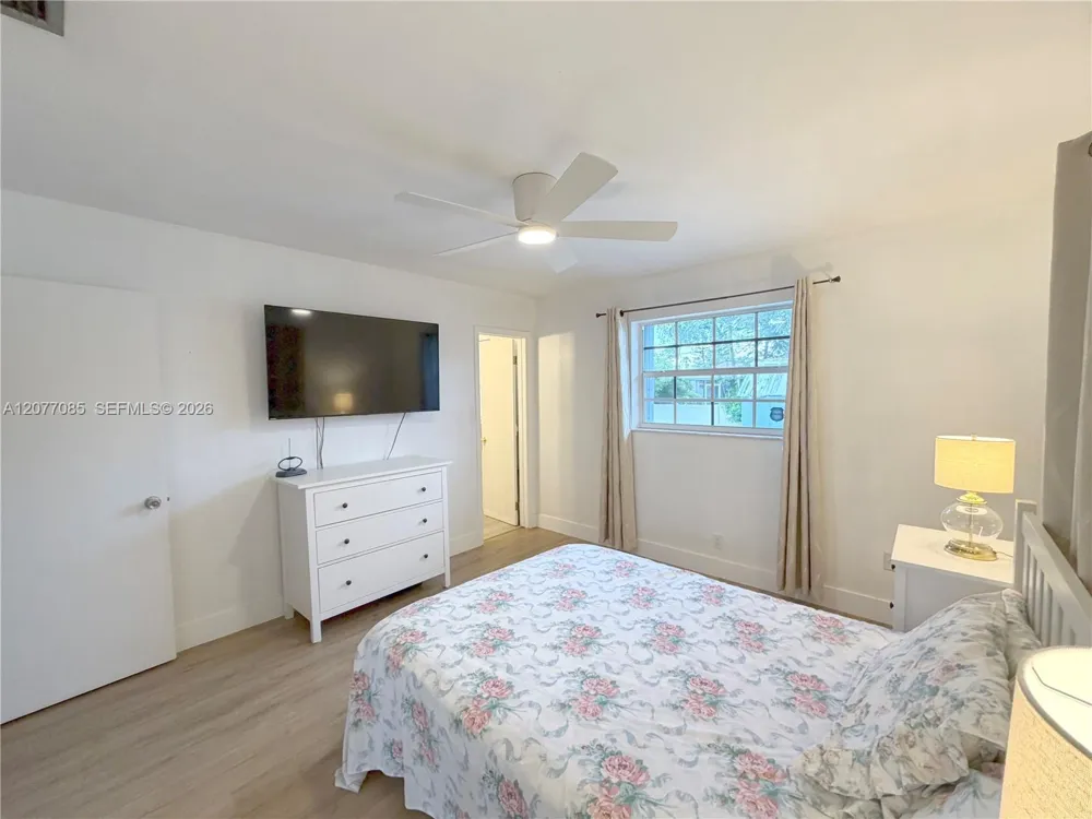 7111 Charleston St Hollywood, FL 33024