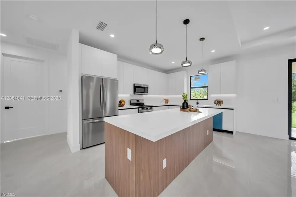2719 33RD ST W Lehigh Acres, FL 33971