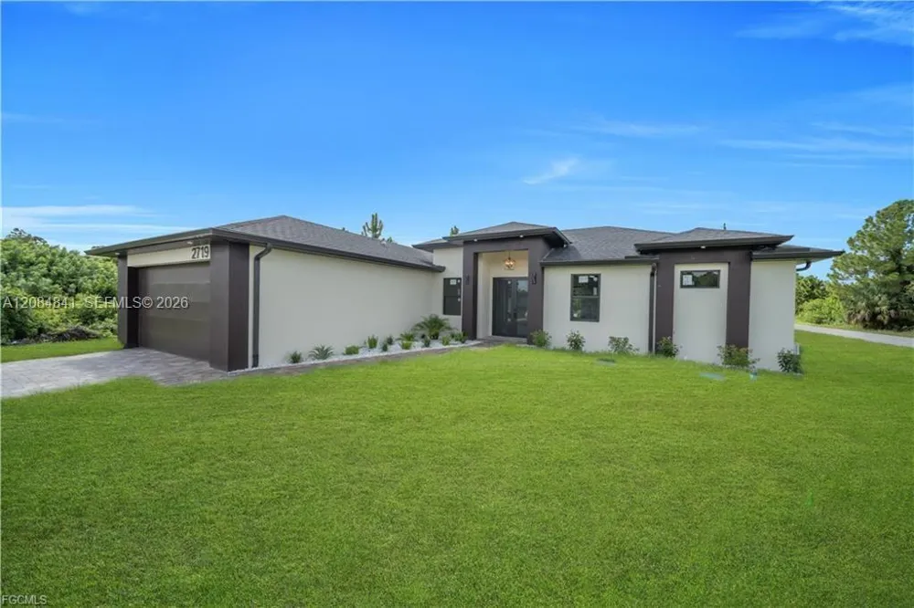 2719 33RD ST W Lehigh Acres, FL 33971