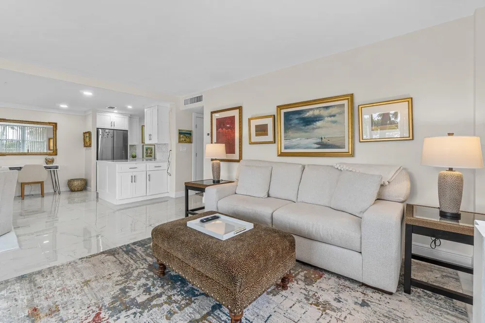 2600 Flagler Drive #102 West Palm Beach, FL 33407