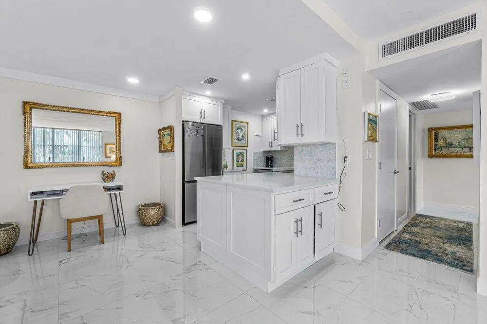 2600 Flagler Drive #102 West Palm Beach, FL 33407
