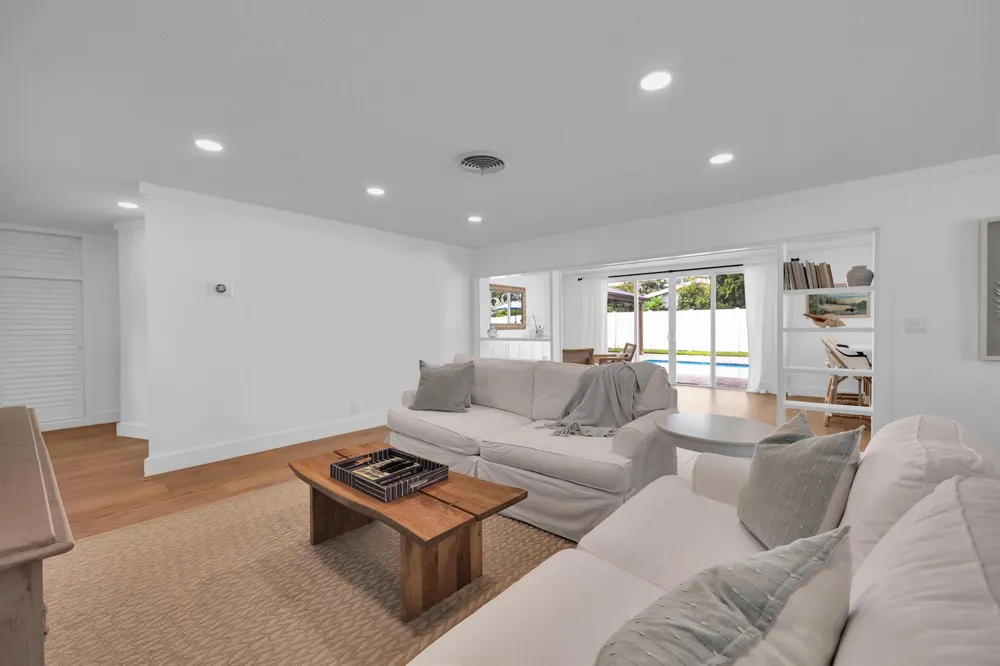 72 WILLOW ROAD Tequesta, FL 33469