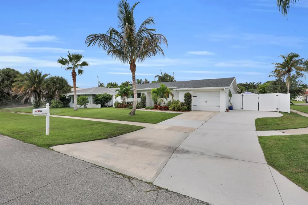 72 WILLOW ROAD Tequesta, FL 33469