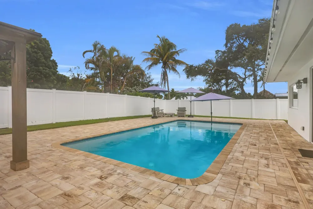 72 WILLOW ROAD Tequesta, FL 33469