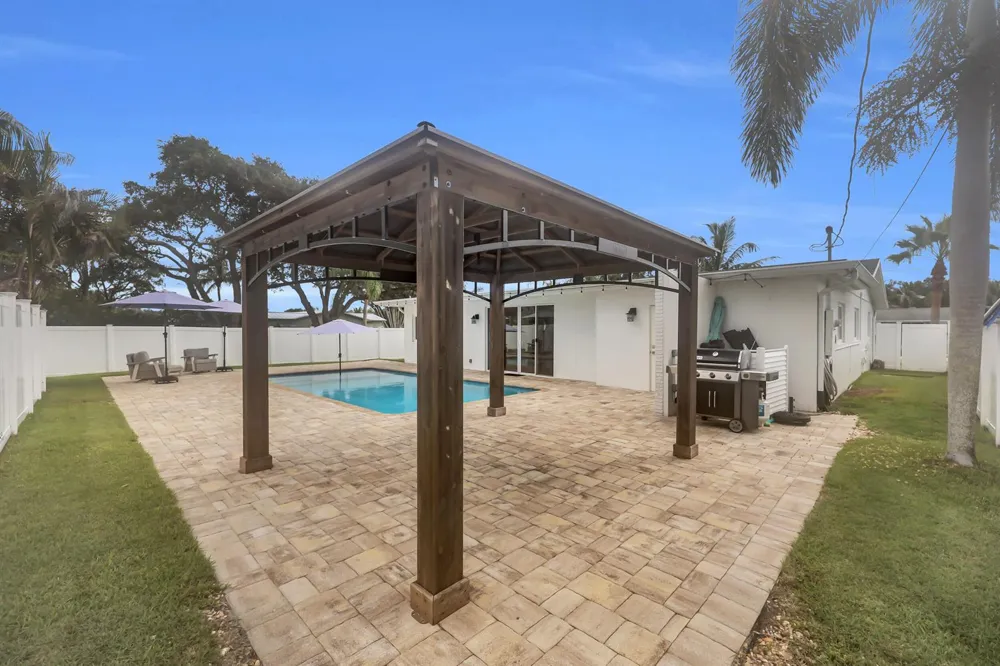 72 WILLOW ROAD Tequesta, FL 33469
