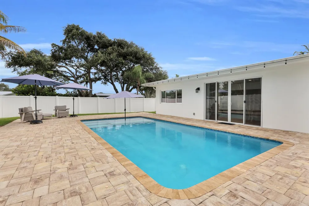 72 WILLOW ROAD Tequesta, FL 33469