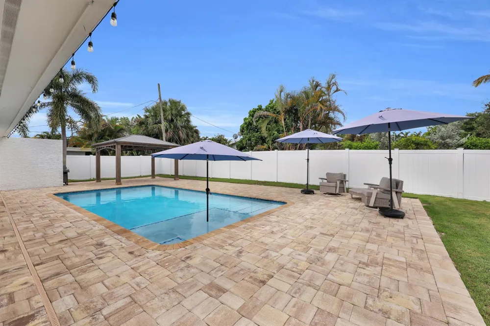 72 WILLOW ROAD Tequesta, FL 33469