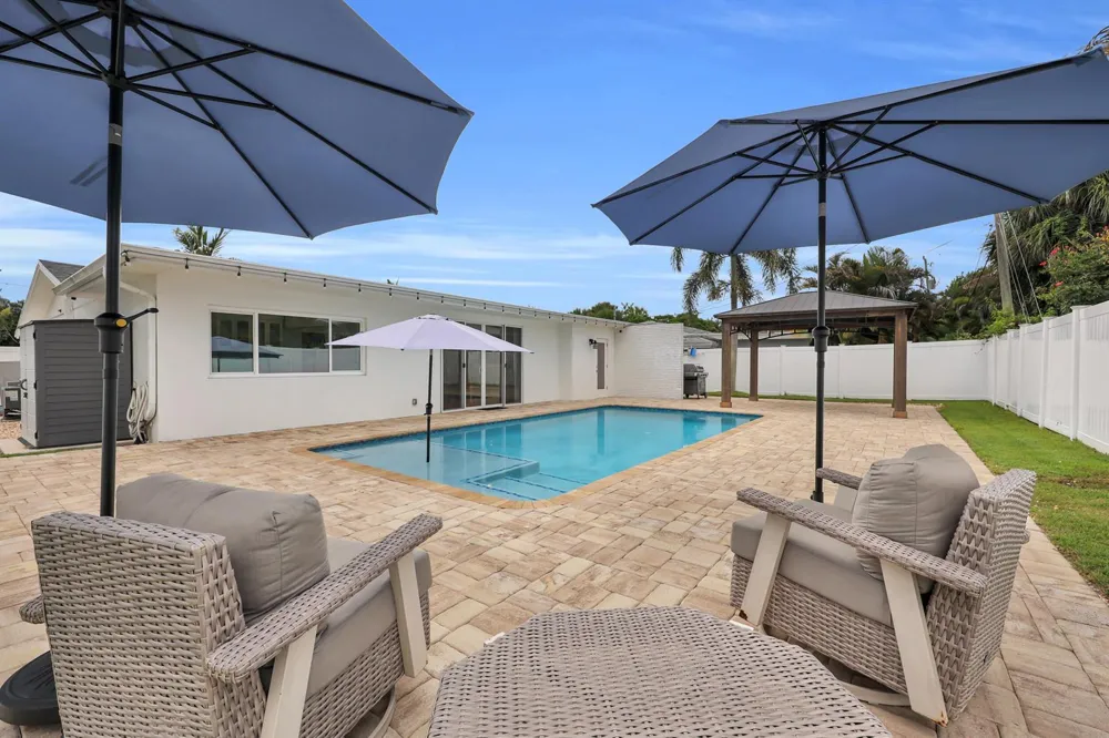 72 WILLOW ROAD Tequesta, FL 33469