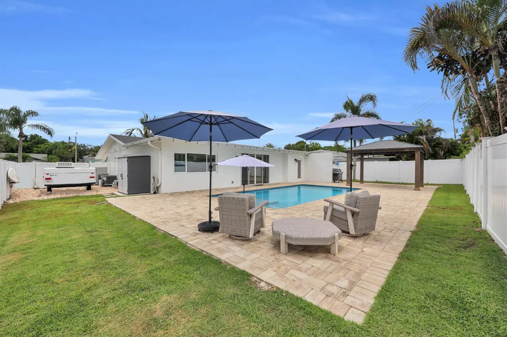 72 WILLOW ROAD Tequesta, FL 33469