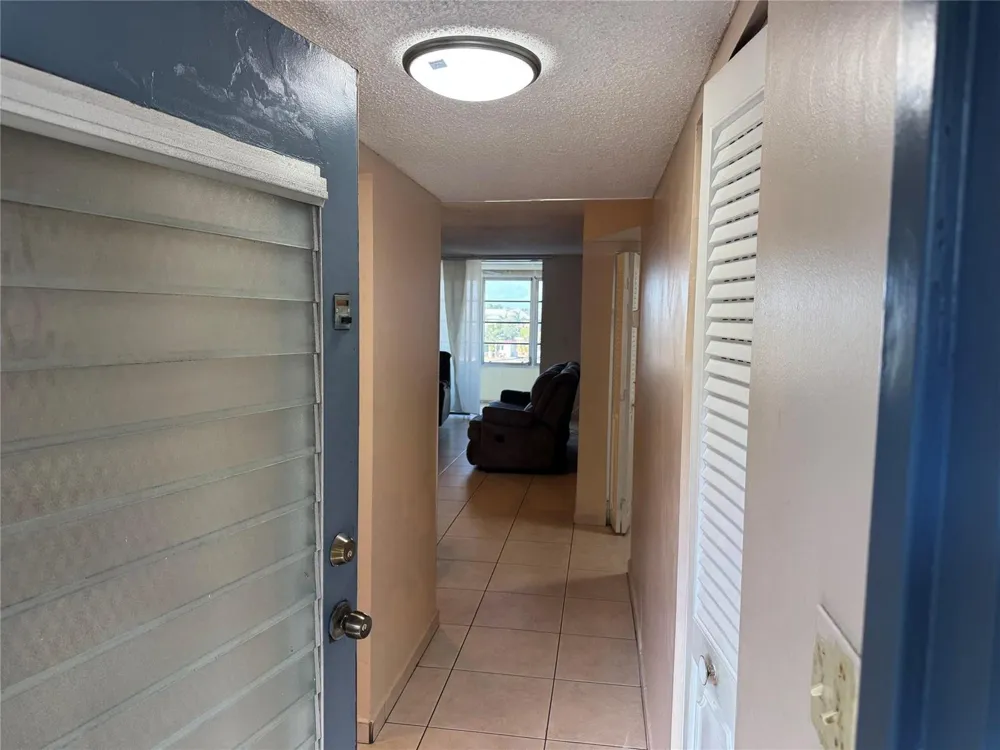 2860 SOMERSET DRIVE #317K Lauderdale Lakes, FL 33311