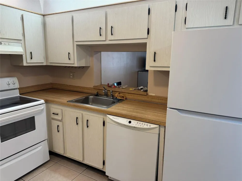 2860 SOMERSET DRIVE #317K Lauderdale Lakes, FL 33311