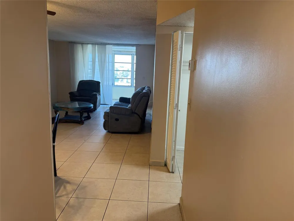 2860 SOMERSET DRIVE #317K Lauderdale Lakes, FL 33311