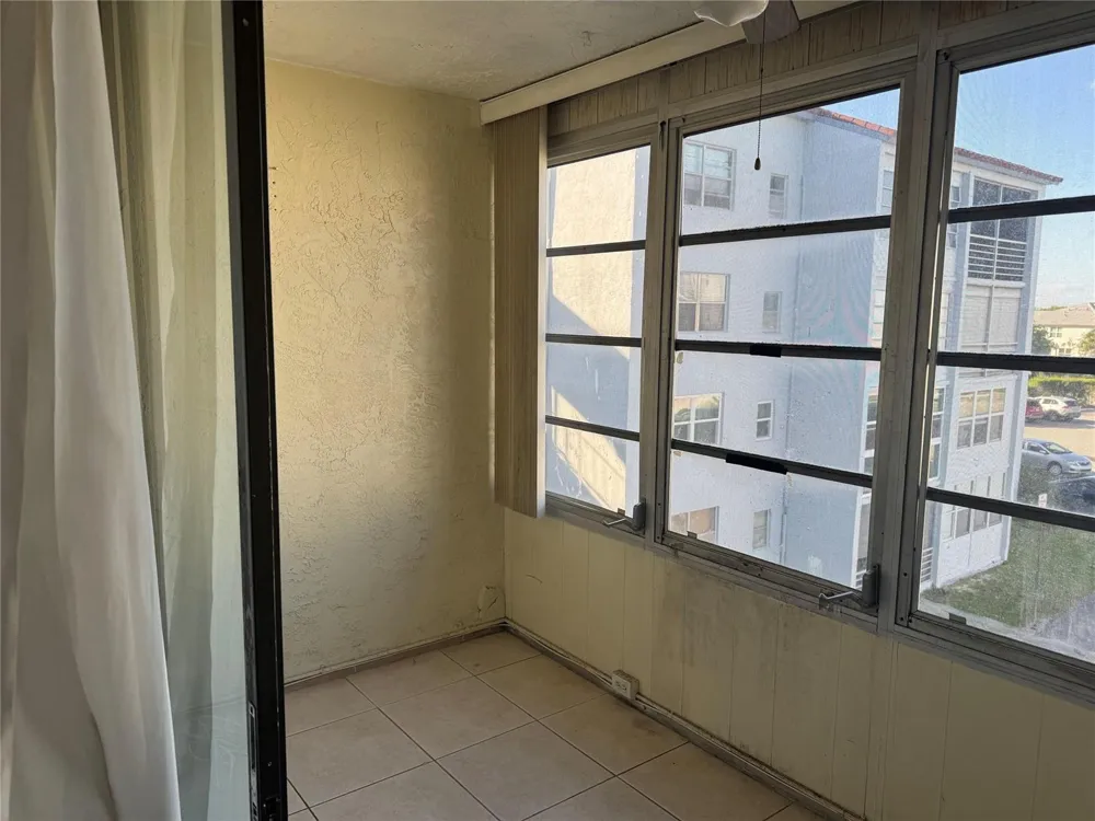 2860 SOMERSET DRIVE #317K Lauderdale Lakes, FL 33311