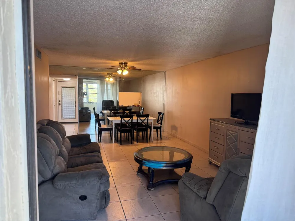 2860 SOMERSET DRIVE #317K Lauderdale Lakes, FL 33311