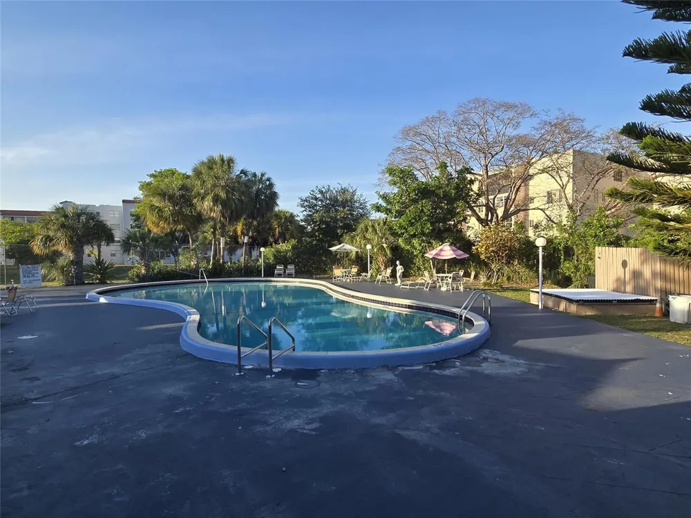 2860 SOMERSET DRIVE #317K Lauderdale Lakes, FL 33311