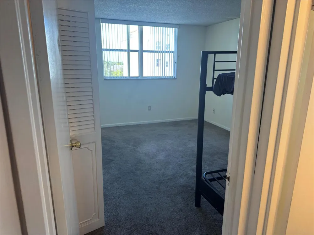 2860 SOMERSET DRIVE #317K Lauderdale Lakes, FL 33311