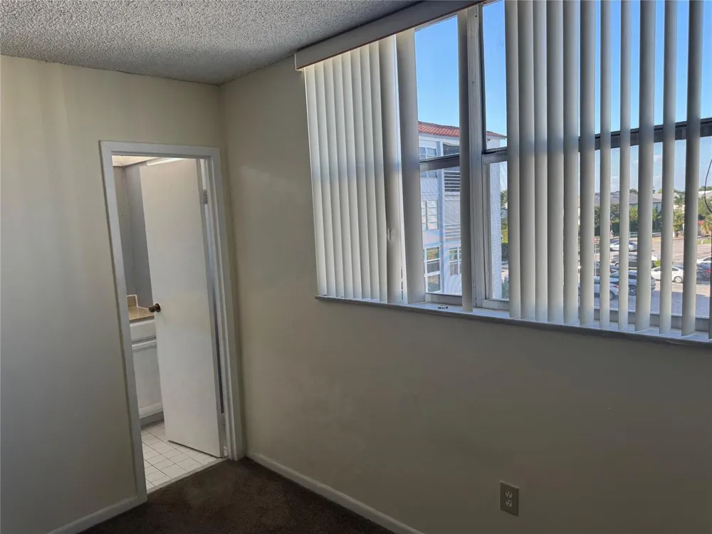 2860 SOMERSET DRIVE #317K Lauderdale Lakes, FL 33311