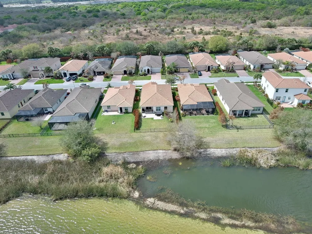 1804 BERKSHIRE CIRCLE SW Vero Beach, FL 32968